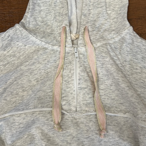 Women’s Hem & Thread Lounge Set - Picture 2 of 7